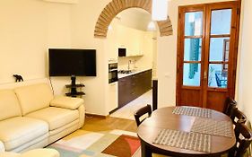 Deluxe Apartment In The Centre Of Florence